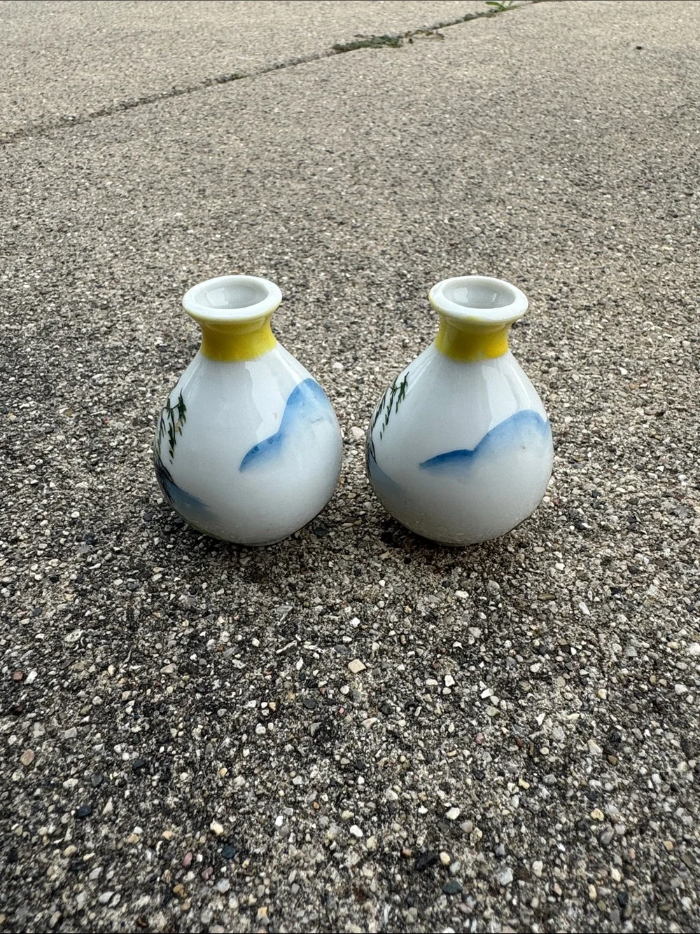 vintage Japanese porcelain bud vases pair